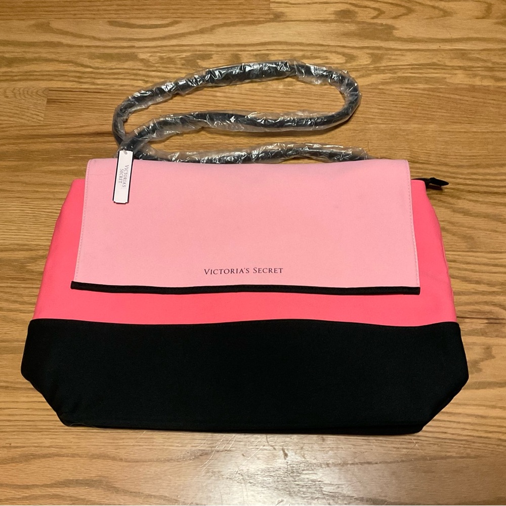 Victoria's Secret VS Pink and Black Beach Cooler
Insulated Tote Beach Bag